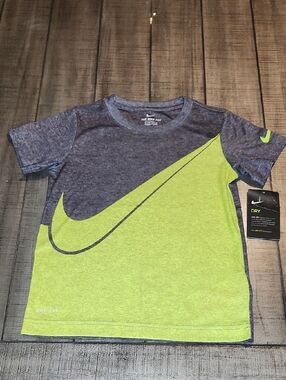 NWT Nike Short Sleeve Tee - Gray & Lime Green
